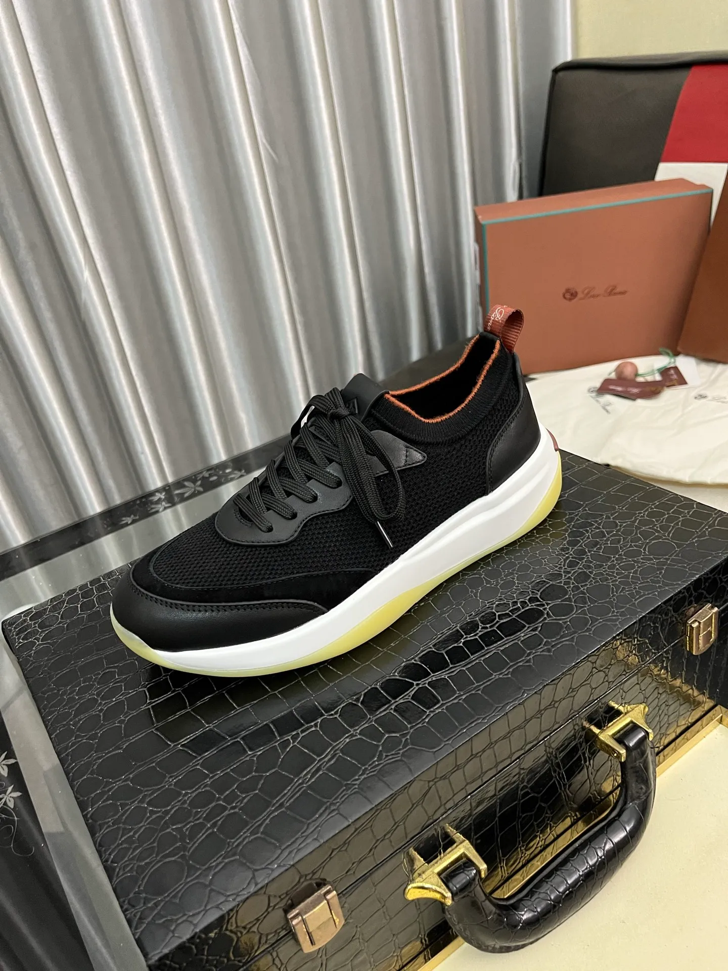 Men's men's shoes💰620⌚️⌚️Loro Piana - Loro Piana LP classic casual shoes, men's lace-up casual shoes and sneakers, high-quality lightweight and comfortable fabrics, suitable for outdoor leisure, the color is young and energetic, the upper is imported deerskin from Italy, it is great with sportswear or casual suits! Code number: 38-446️⃣Colors available